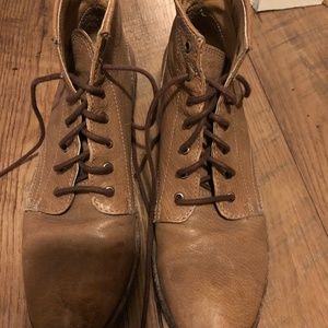 Frye Carson Lace Up Boot size 8